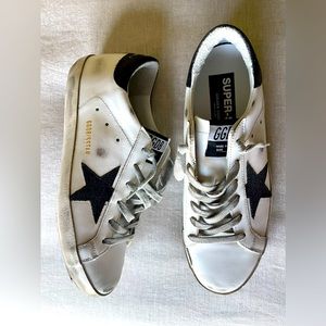 Golden Goose Glitter Superstar Sneakers
SKU: 212264F12801307
Size IT 40